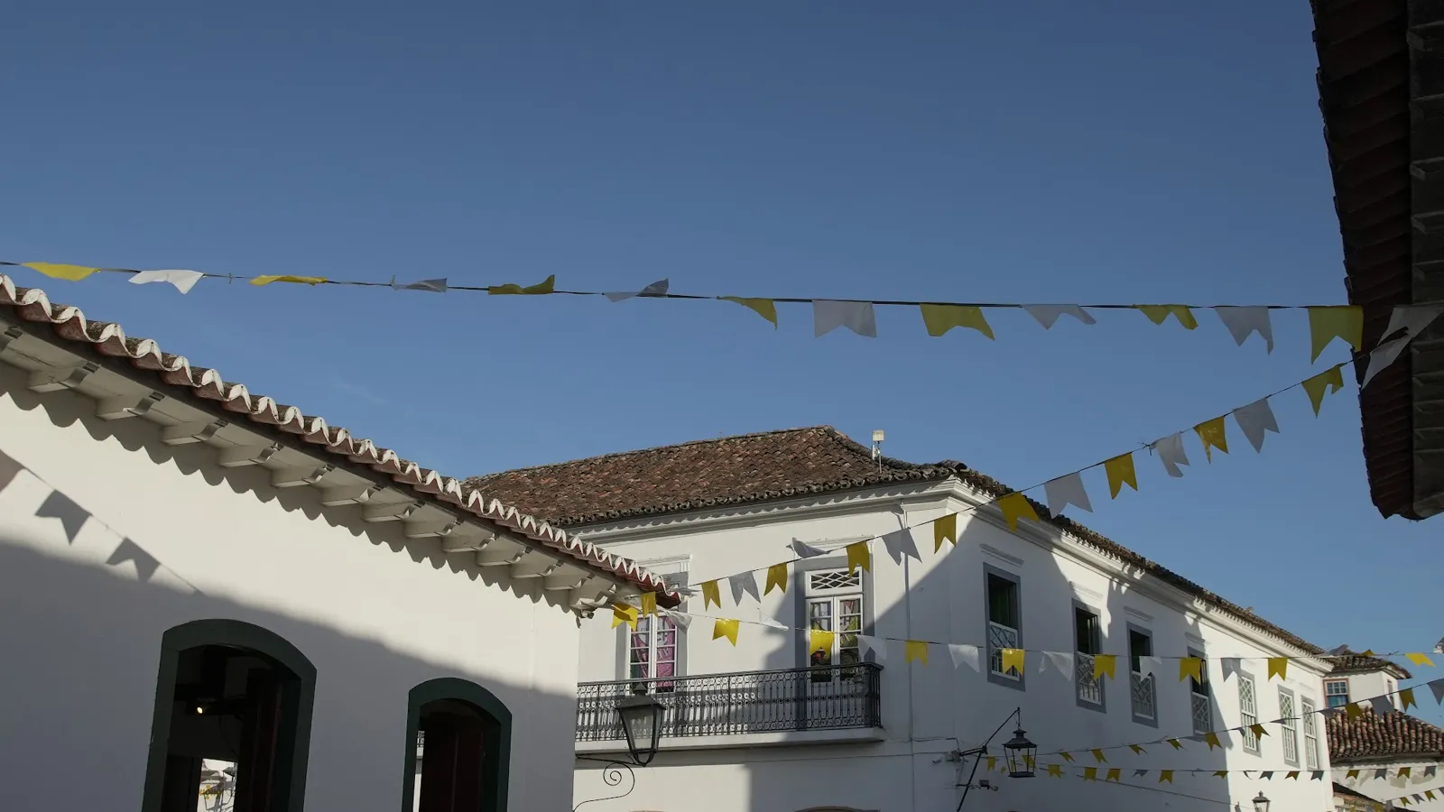 Centro histórico de Paraty durante a FLIP 2026